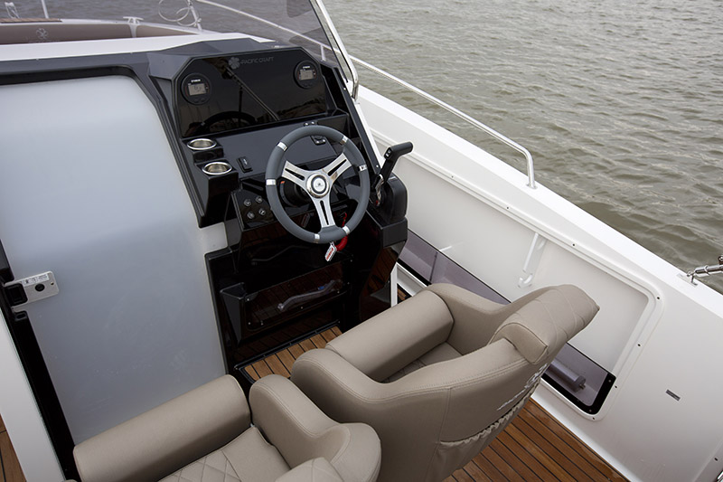 Console-Pacific-Craft-750-Open-2019